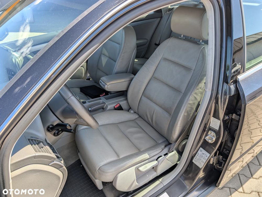 Audi A4 Avant 2.0 TDI DPF multitronic - 33