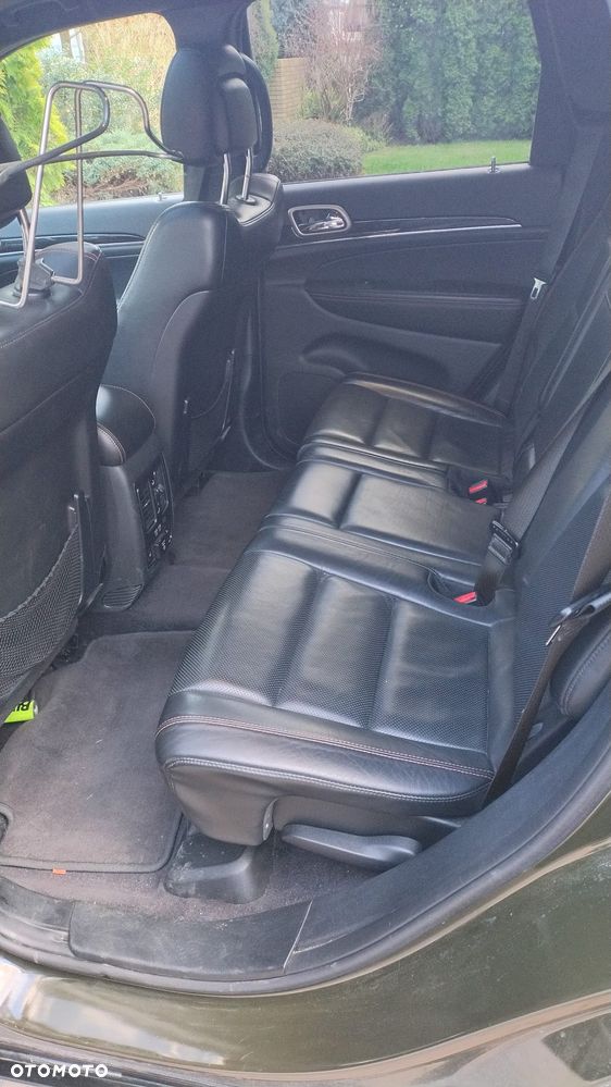 Jeep Grand Cherokee - 29