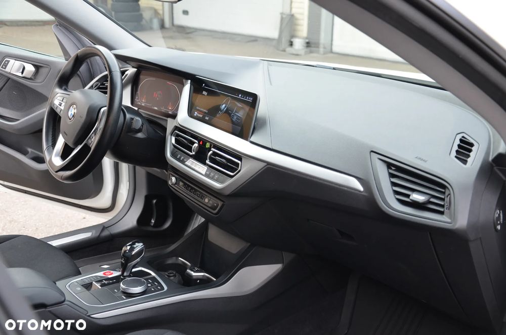 BMW Seria 2 218i Sport Line - 11