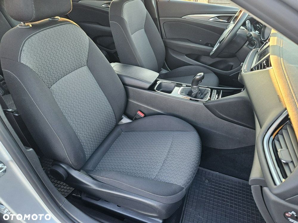 Opel Insignia - 10