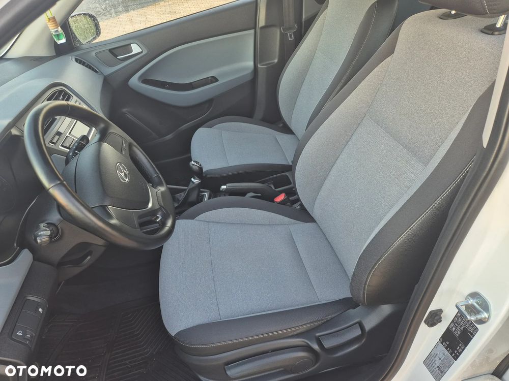 Hyundai i20 - 27