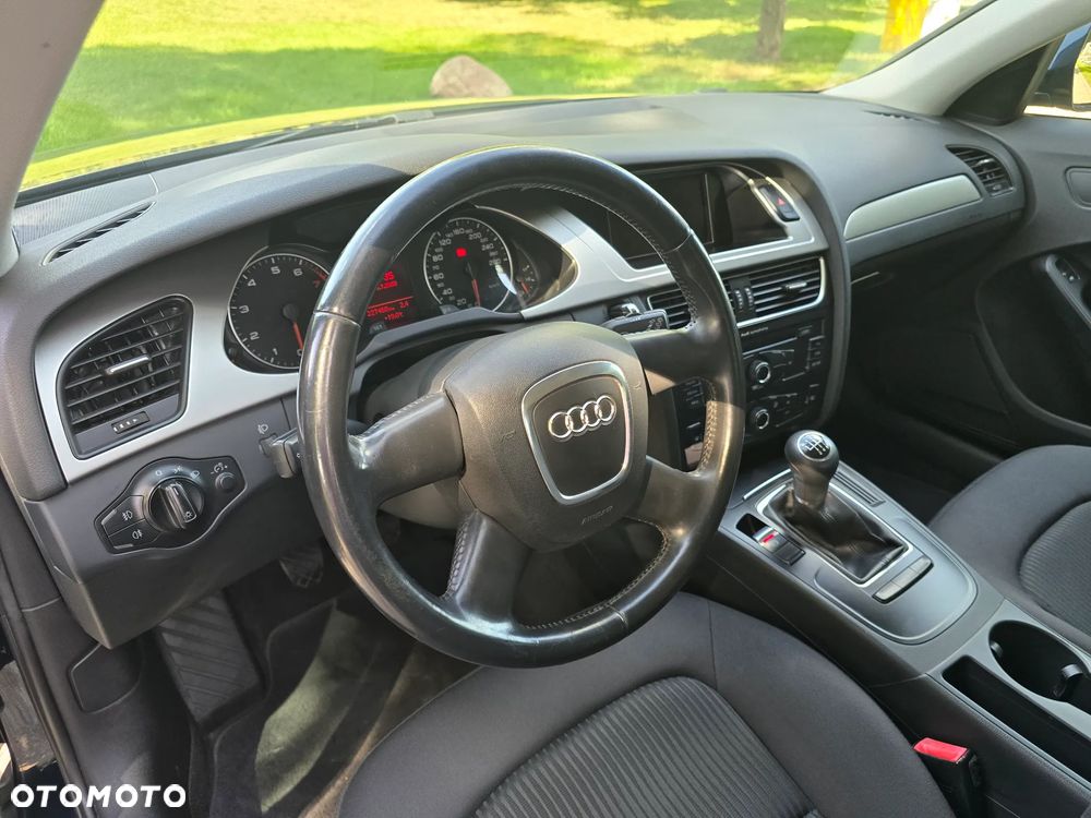 Audi A4 Avant - 4