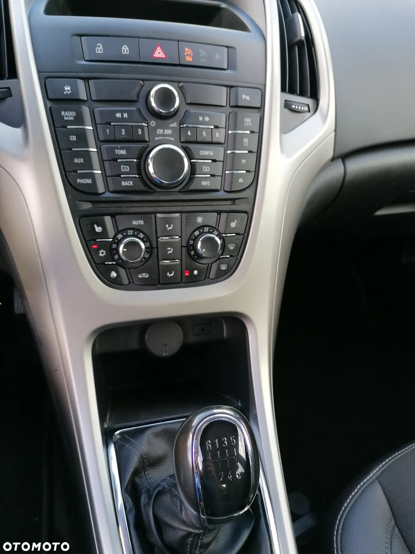 Opel Astra 1.4 Turbo 150 Jahre - 22