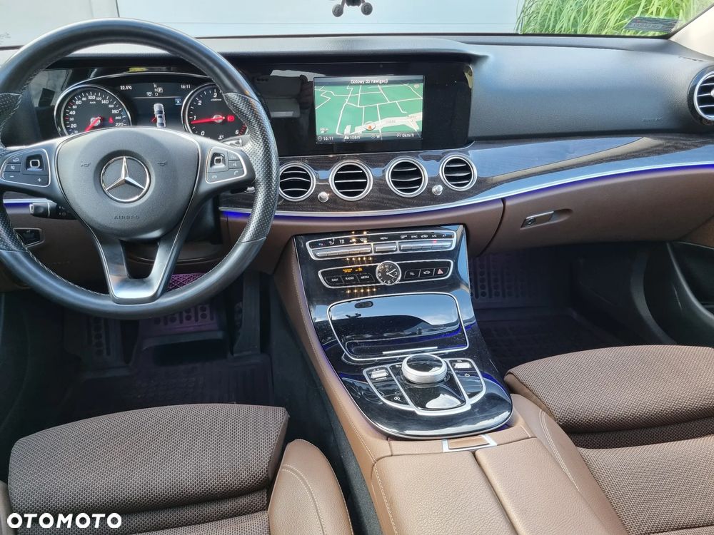 Mercedes-Benz Klasa E 200 d 9G-TRONIC - 15