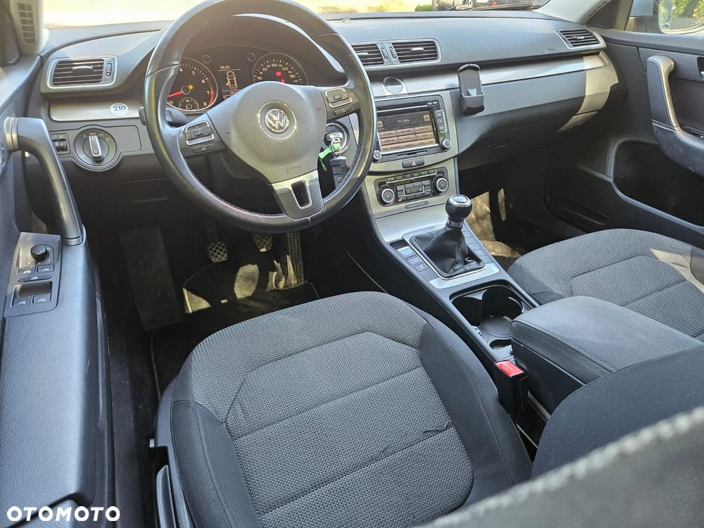 Volkswagen Passat 1.8 TSI Comfortline - 14