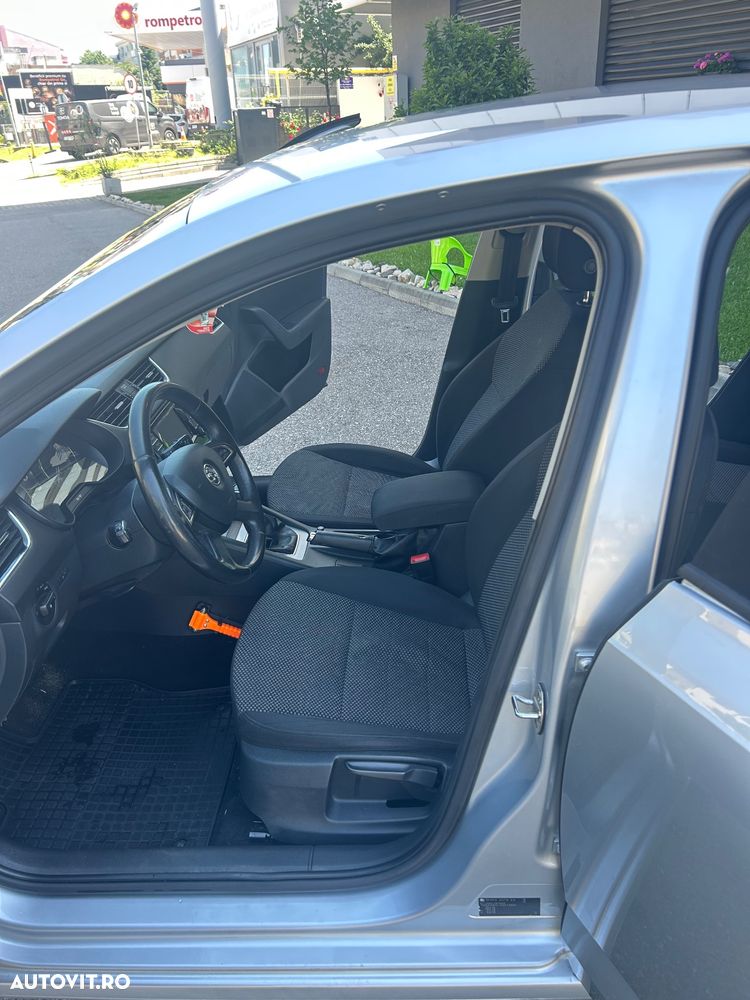 Skoda Octavia 1.6 TDI AMBITION - 13