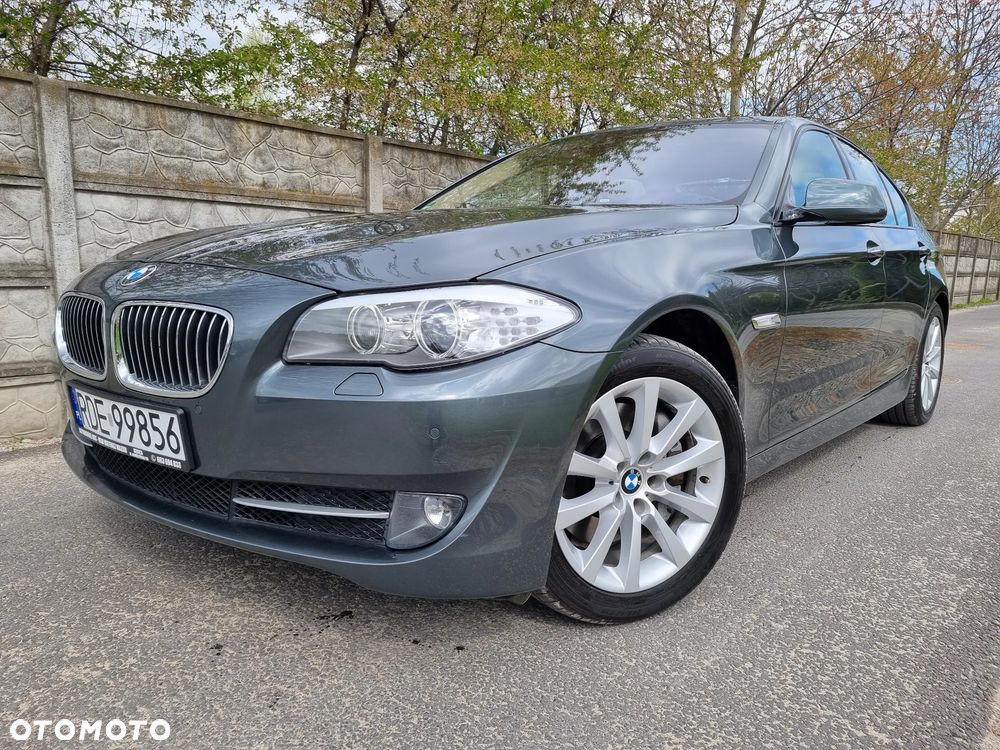 BMW Seria 5 528i Sport-Aut Luxury Line - 1