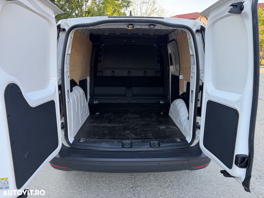 Volkswagen Caddy - 10