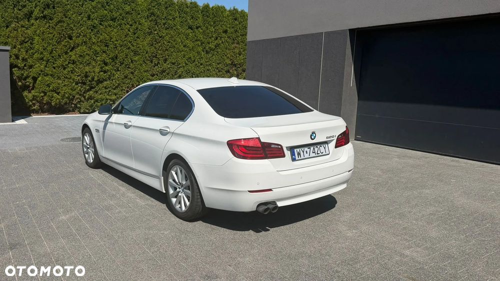 BMW Seria 5 520i - 17