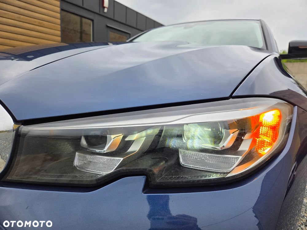 BMW Seria 3 320d Sport Line - 36
