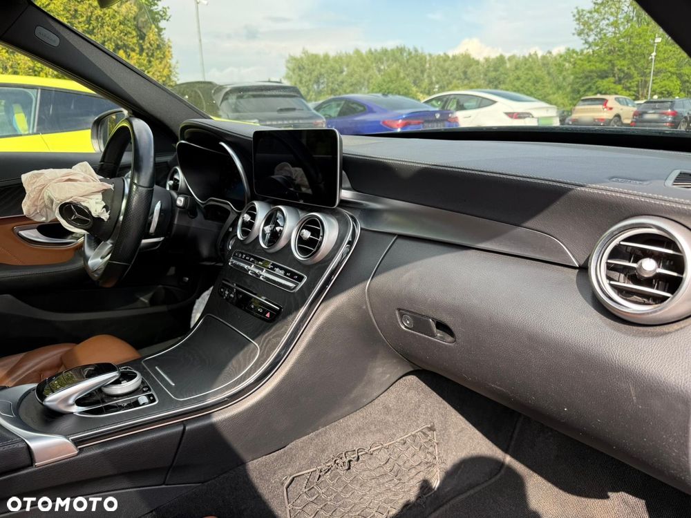 Mercedes-Benz Klasa C 200 4MATIC 9G-TRONIC - 17