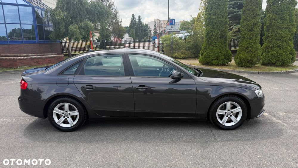 Audi A4 Limousine - 11