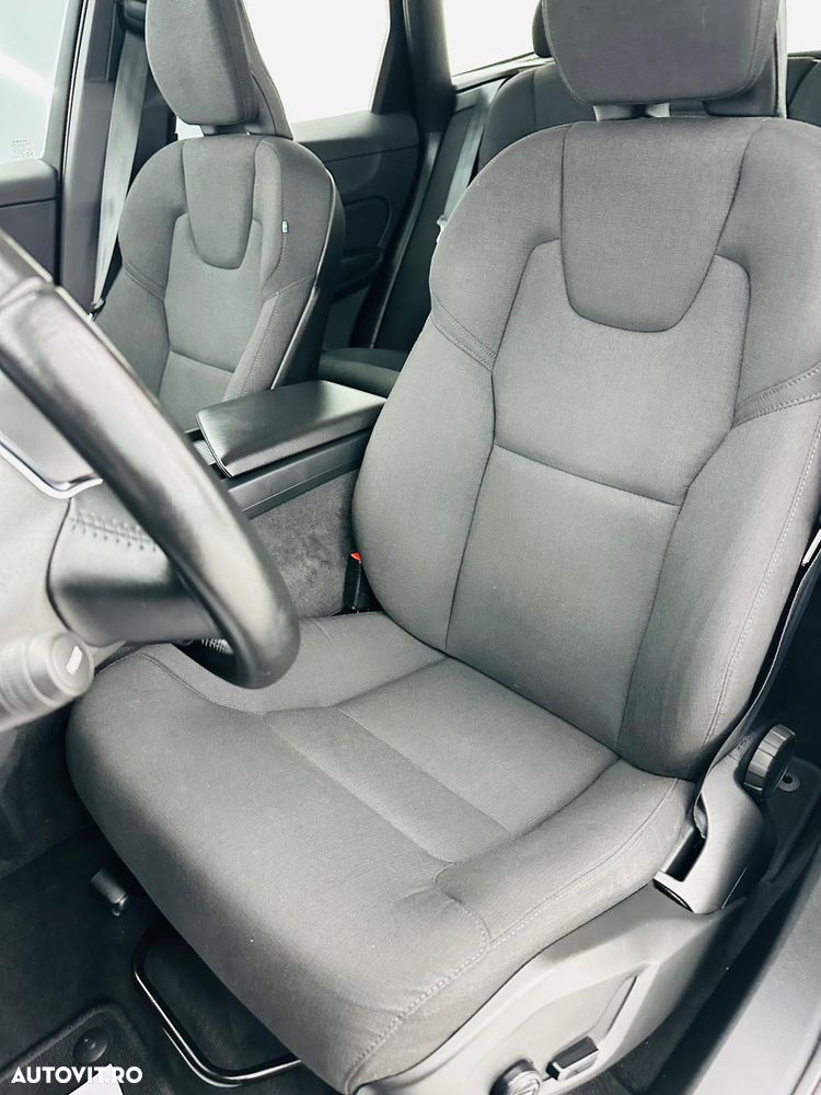 Volvo XC 60 B4 MHEV AT8 FWD Momentum Pro - 12