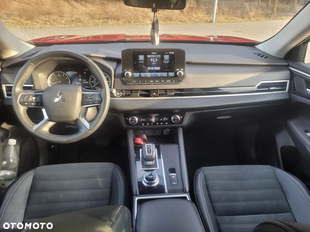 Mitsubishi Outlander - 10
