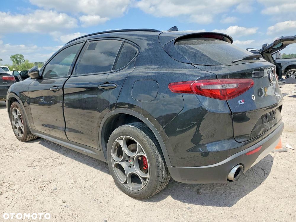 Alfa Romeo Stelvio 2.0 Turbo 16V AT8-Q4 Ti - 3