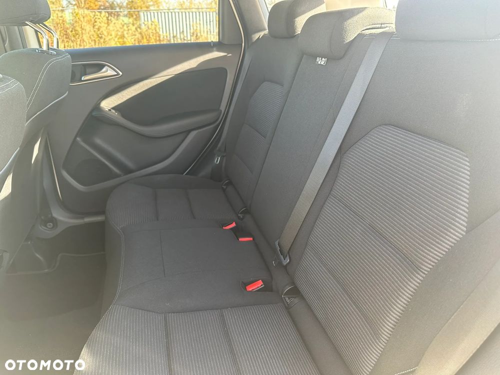 Mercedes-Benz Klasa B 180 7G-DCT Urban - 14