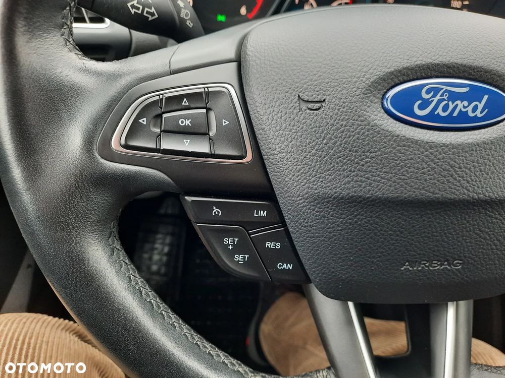 Ford Kuga 2.0 TDCi 2x4 Titanium - 16