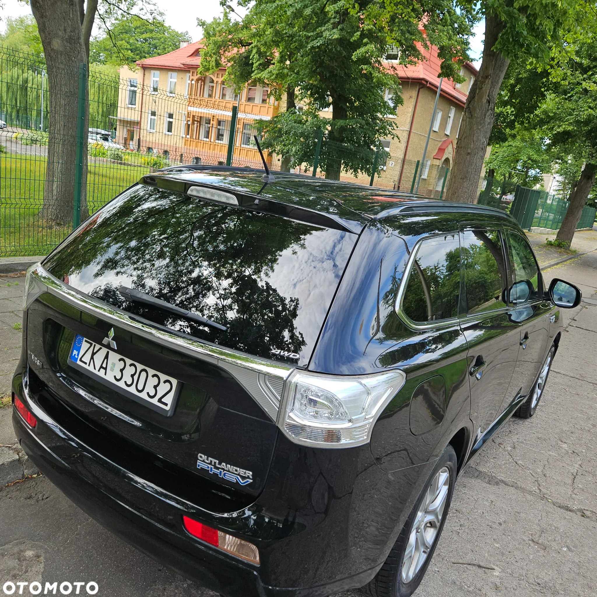 Mitsubishi Outlander 2.0 4WD Plug-In Hybrid Top - 6