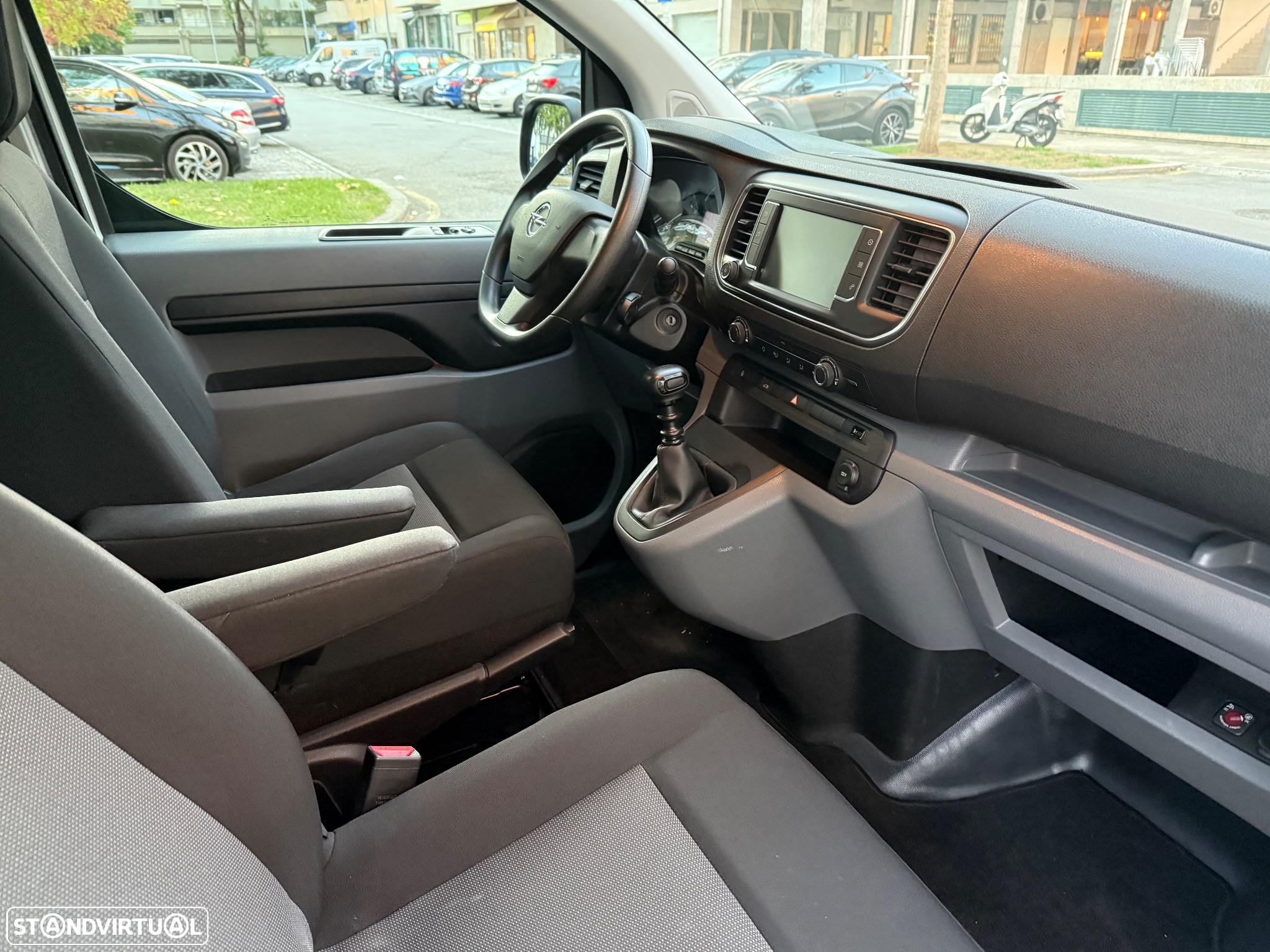 Opel Vivaro 1.5 CDTi L1H1 Essentia - 12