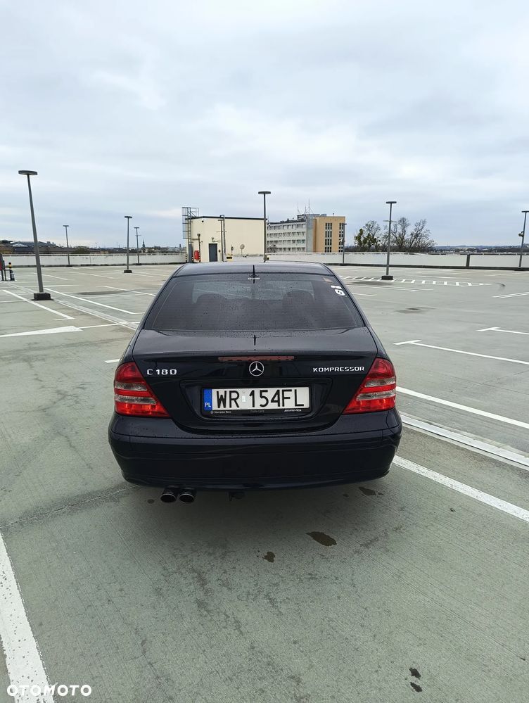 Mercedes-Benz Klasa C 180 Kompressor Classic Sport Edition - 12