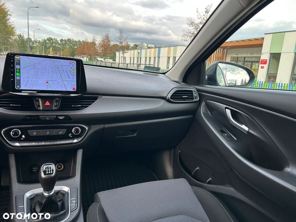 Hyundai i30 1.5 DPI Classic + - 13