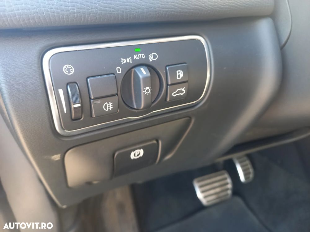 Volvo XC 60 D4AWD Kinetic - 19