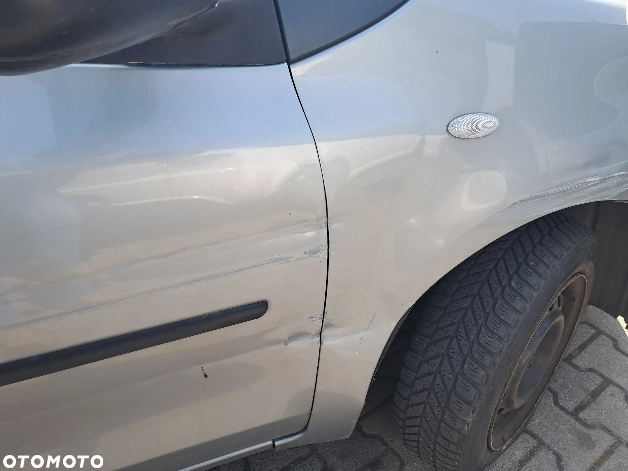 Toyota Yaris 1.0 Luna - 4