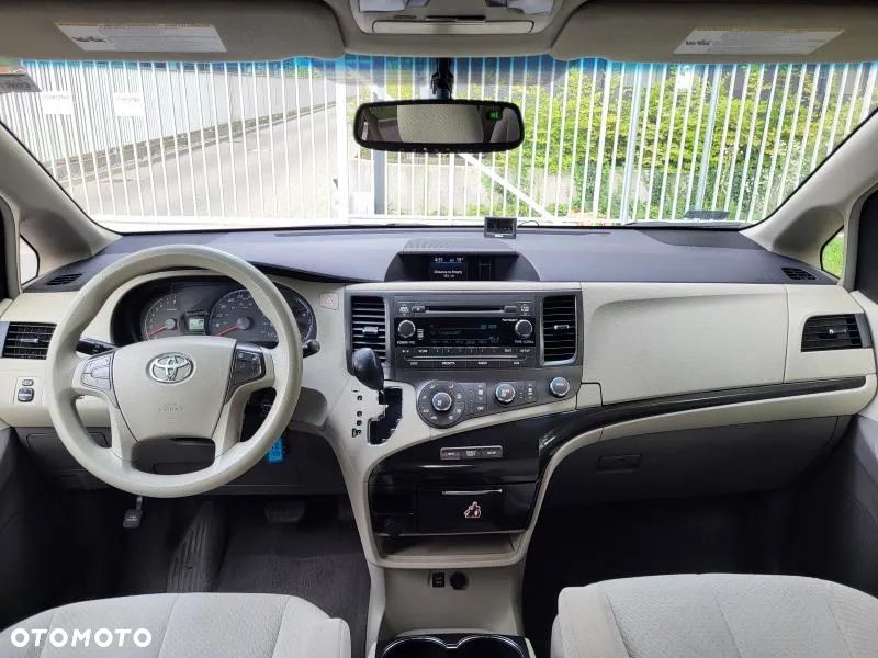 Toyota Sienna 3.5 V6 SE - 11