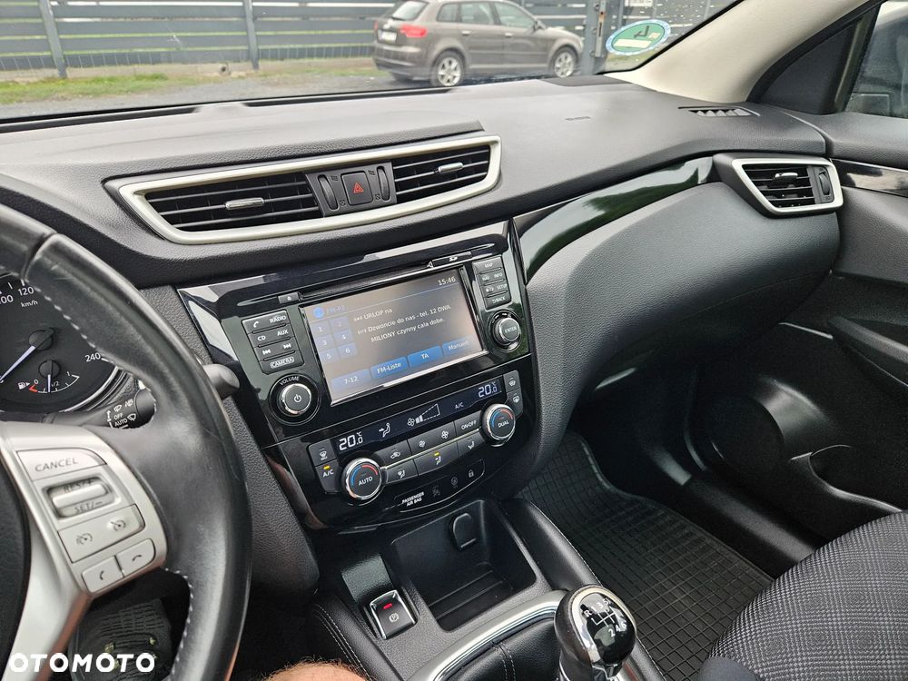 Nissan Qashqai 1.2 DIG-T N-Connecta EU6 - 24