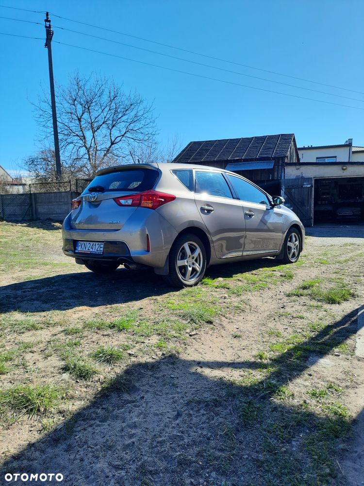 Toyota Auris 1.6 Premium Comfort - 3
