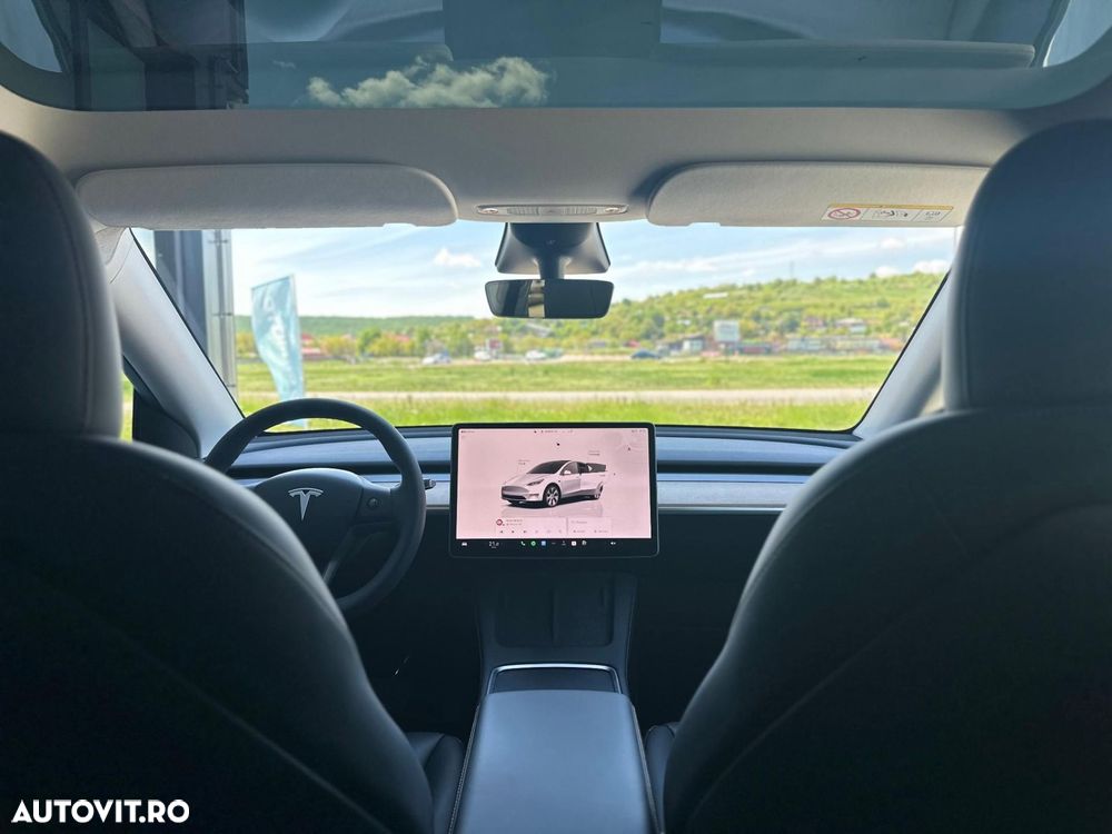 Tesla Model Y Long Range Dual Motor AWD - 27