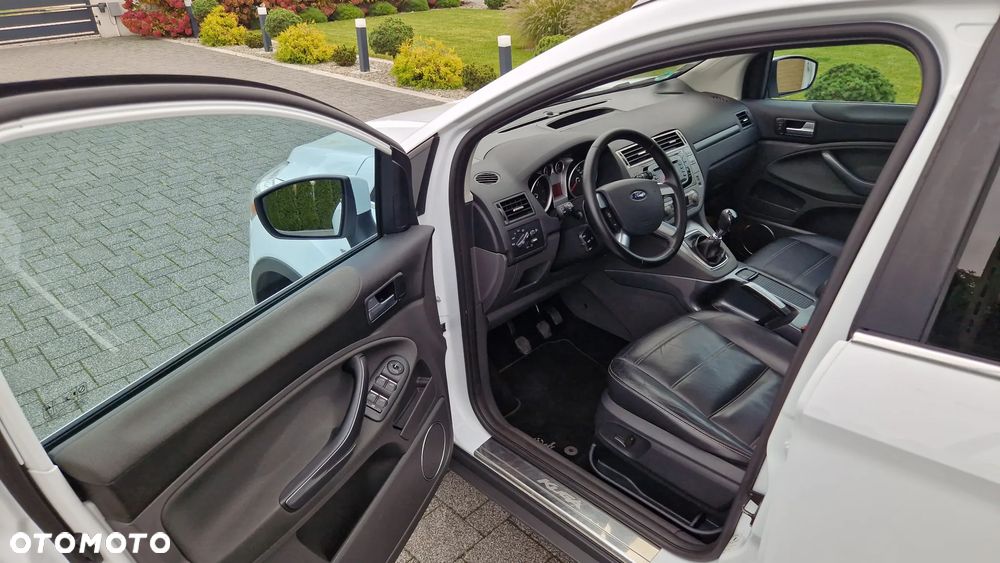 Ford Kuga 2.0 TDCi 2x4 Titanium - 12