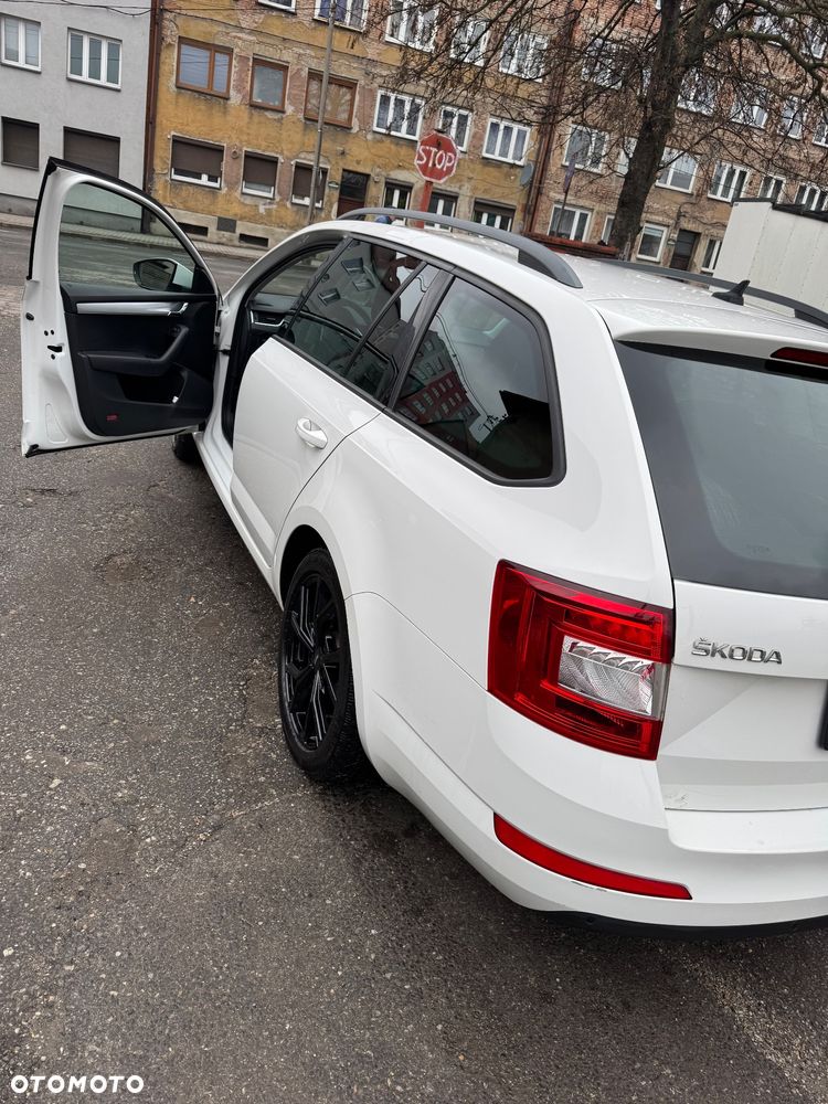 Skoda Octavia 2.0 TDI (Green tec) 4x4 DSG RS - 10