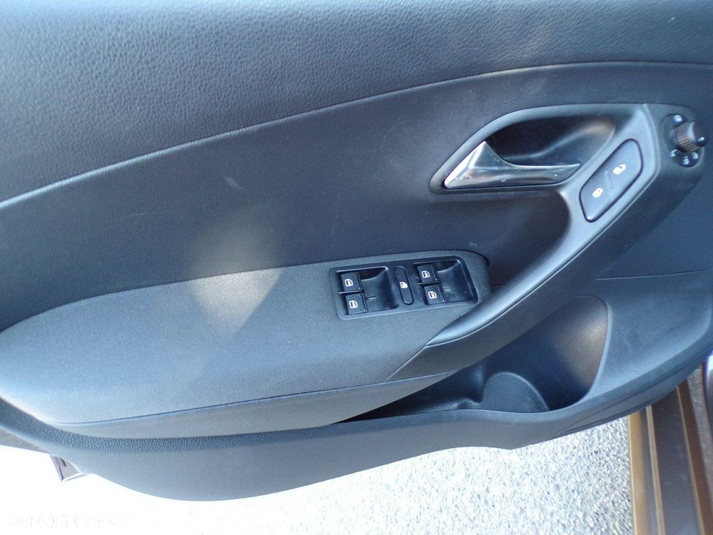 Volkswagen Polo - 17