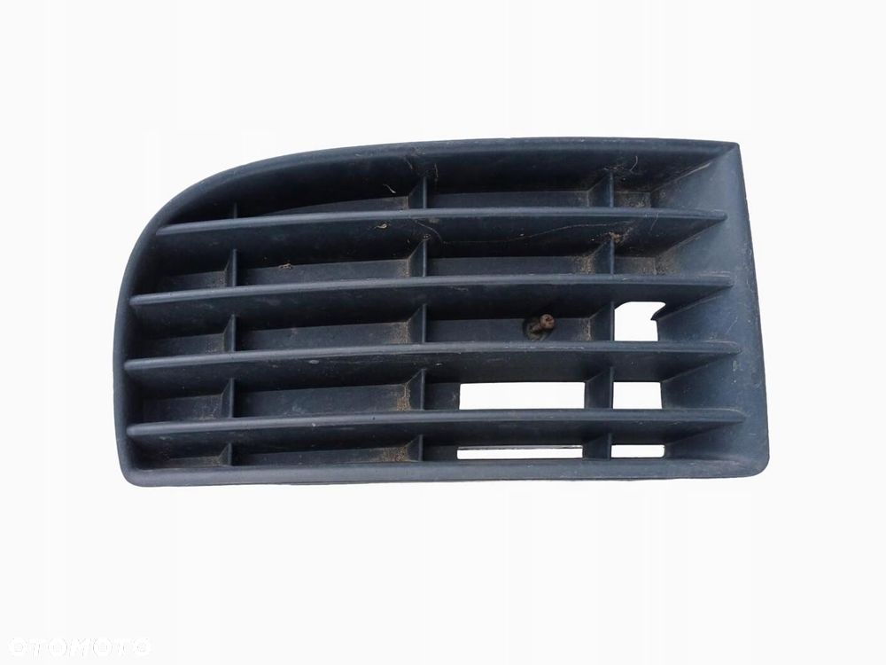 ATRAPA W ZDERZAK KRATKA ZAŚLEPKA HALOGENU PRAWA VW GOLF V 1K0853666 - 1