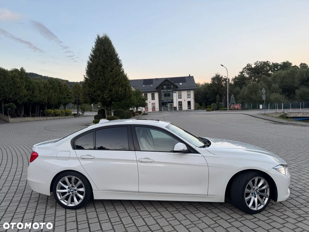 BMW Seria 3 328i Sport-Aut Modern Line - 23