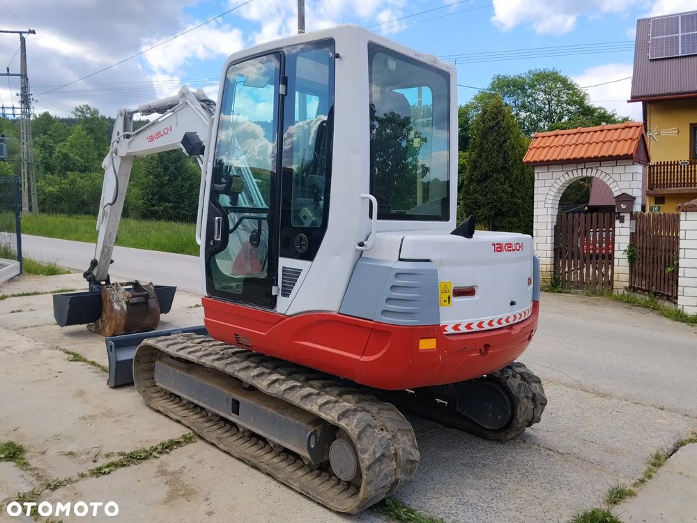 Takeuchi tb 250 - 7