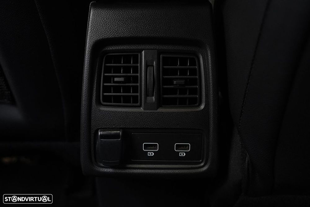 Renault Captur 1.0 TCe Techno Bi-Fuel - 24