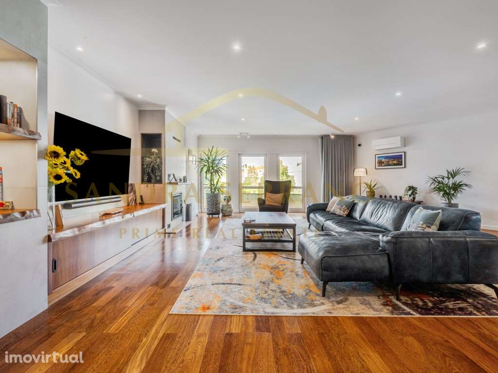 Duplex T6 com 400m2 de área na Quinta da Beloura, box independente - Grande imagem: 2/48