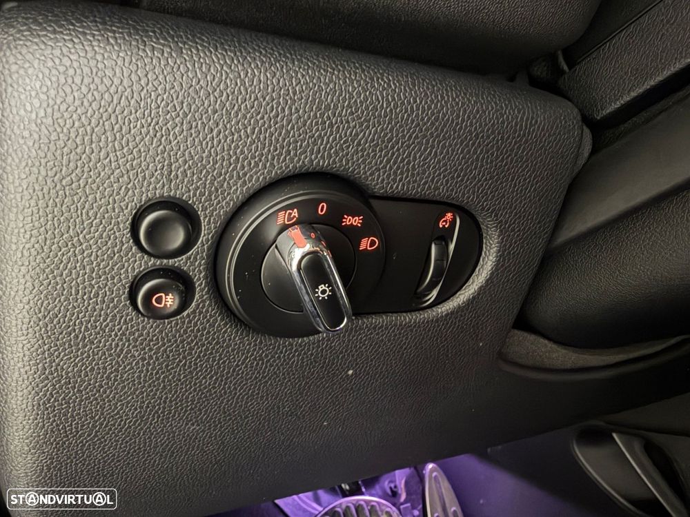 MINI 3 Portas John Cooper Works Aut. - 17