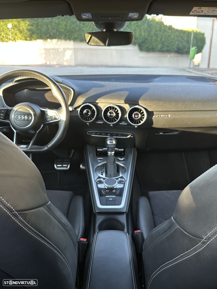 Audi TT Coupé - 11