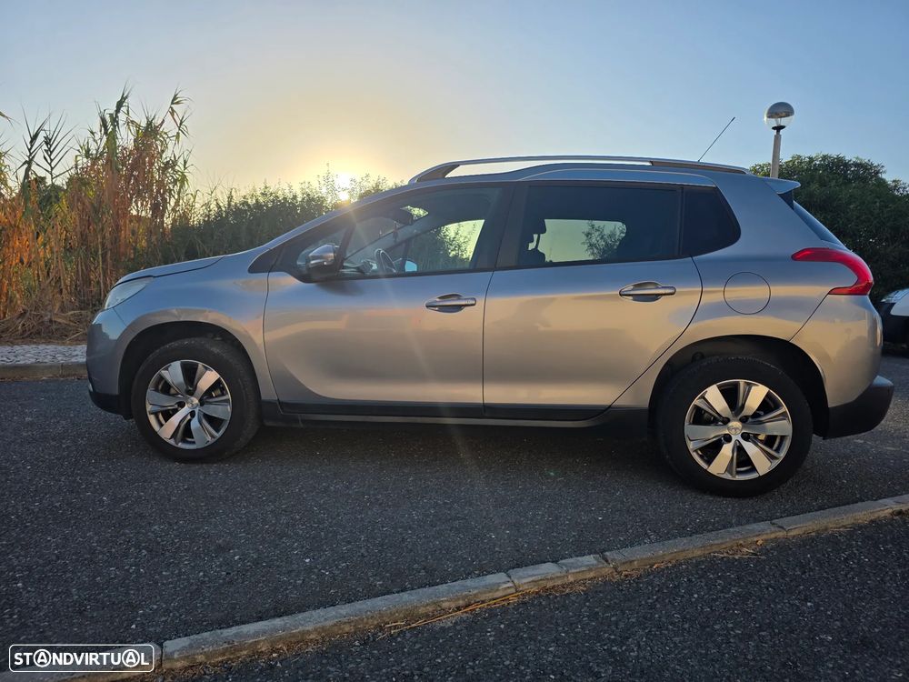 Peugeot 2008 - 8
