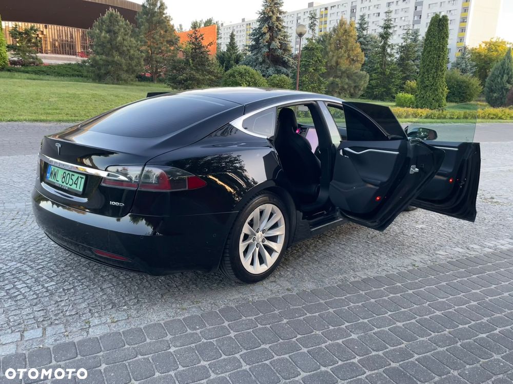 Tesla Model S - 11
