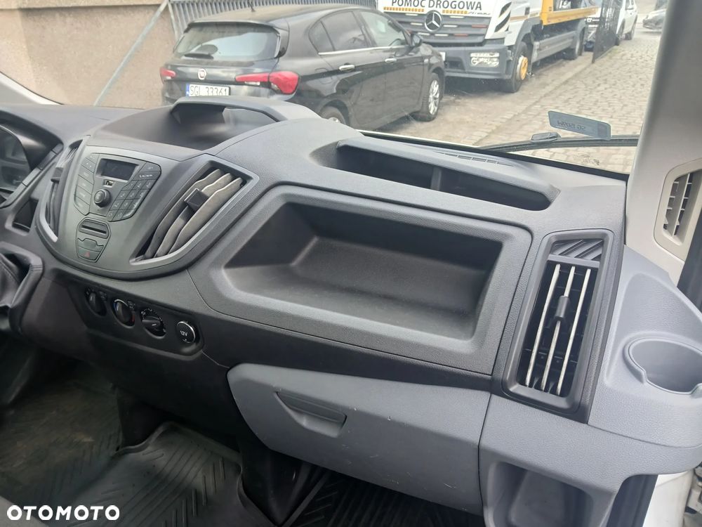 Ford Transit - 10