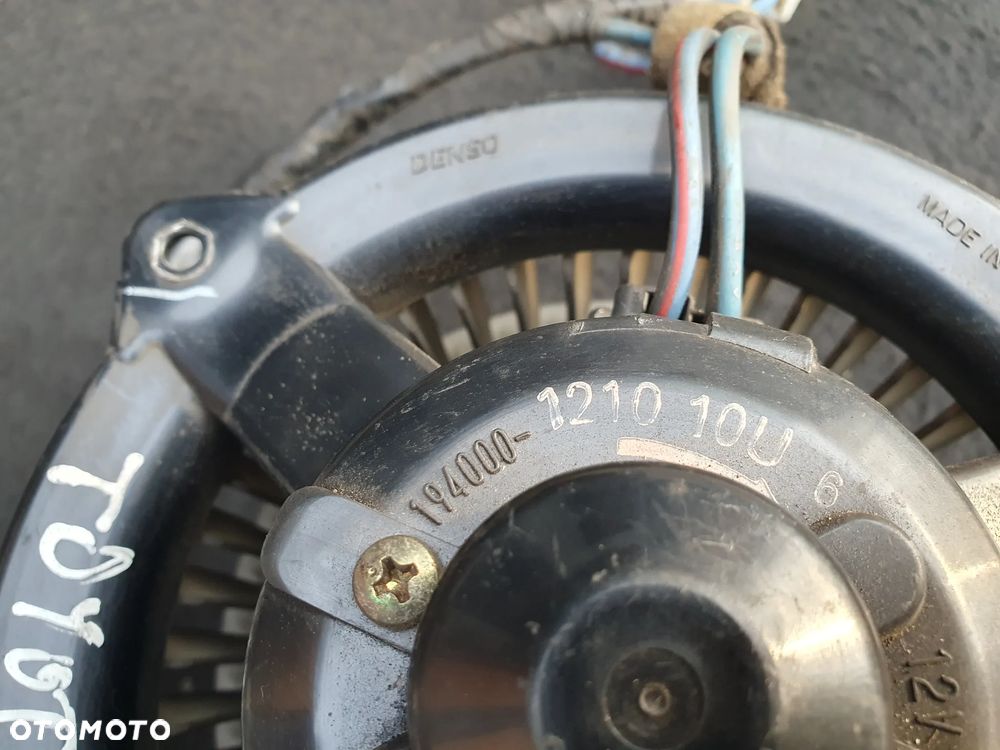 TOYOTA YARIS I WENTYLATOR DMUCHAWA NAWIEWU 194000-1210 DENSO ORYGINAŁ Z REZYSTOREM OPORNIKIEM 2464 - 4