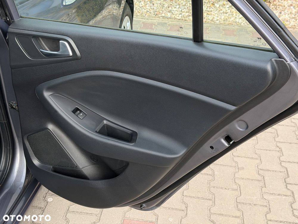 Hyundai i20 blue 1.2 YES Gold - 25