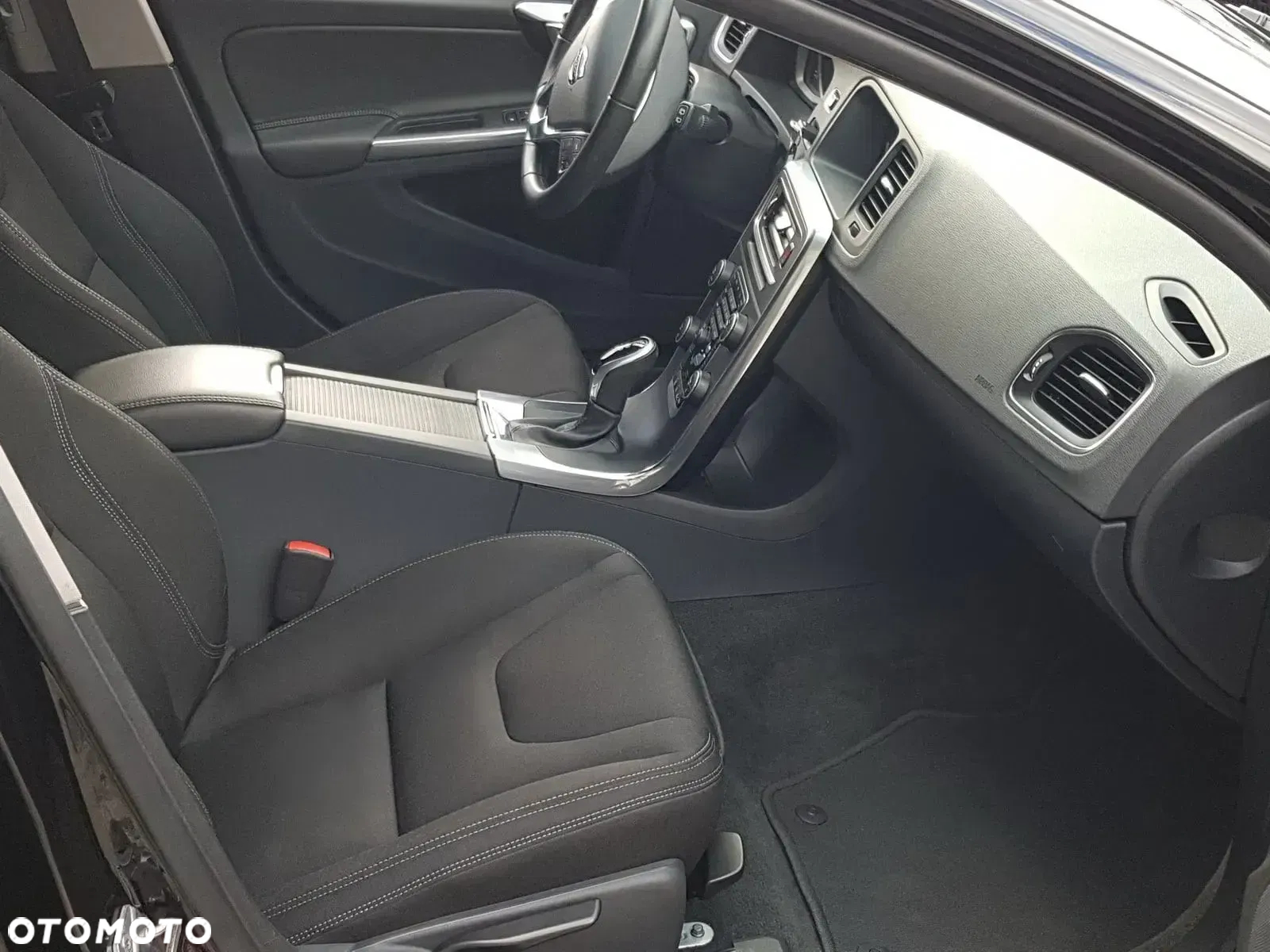 Volvo V60 Cross Country - 9