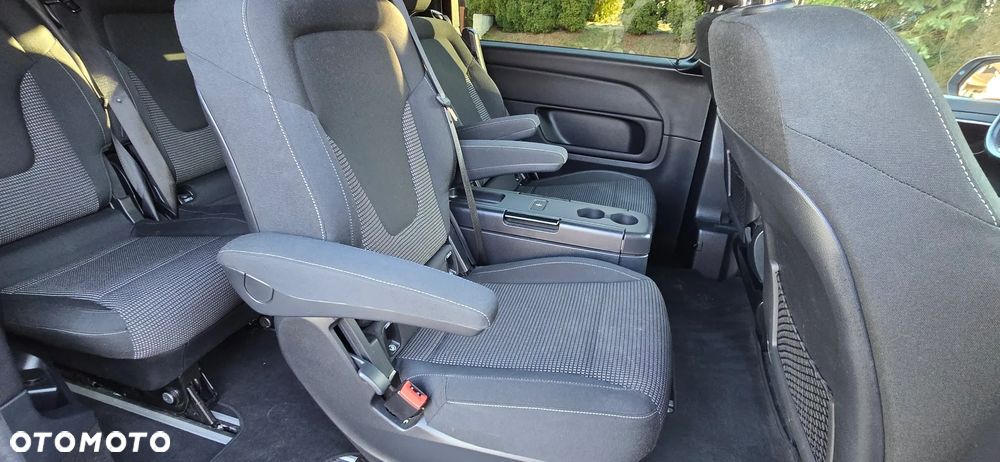 Mercedes-Benz Klasa V 300 d 9G-Tronic - 21