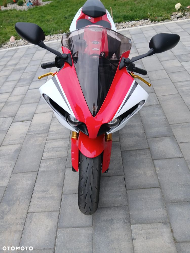 Yamaha R1
