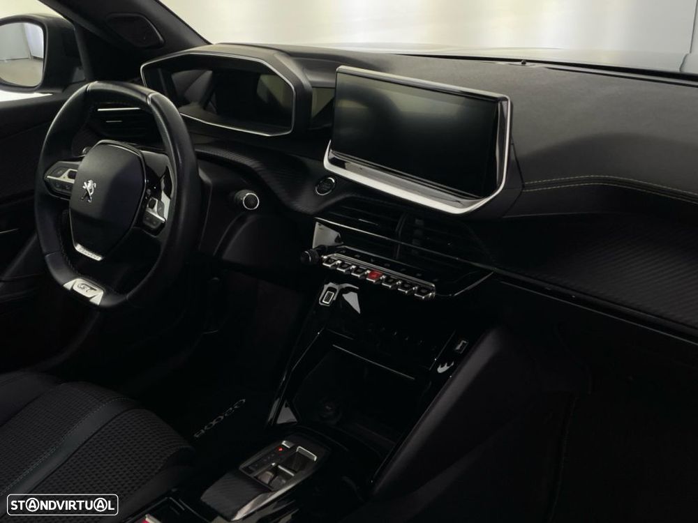 Peugeot e-2008 50 kWh GT - 22